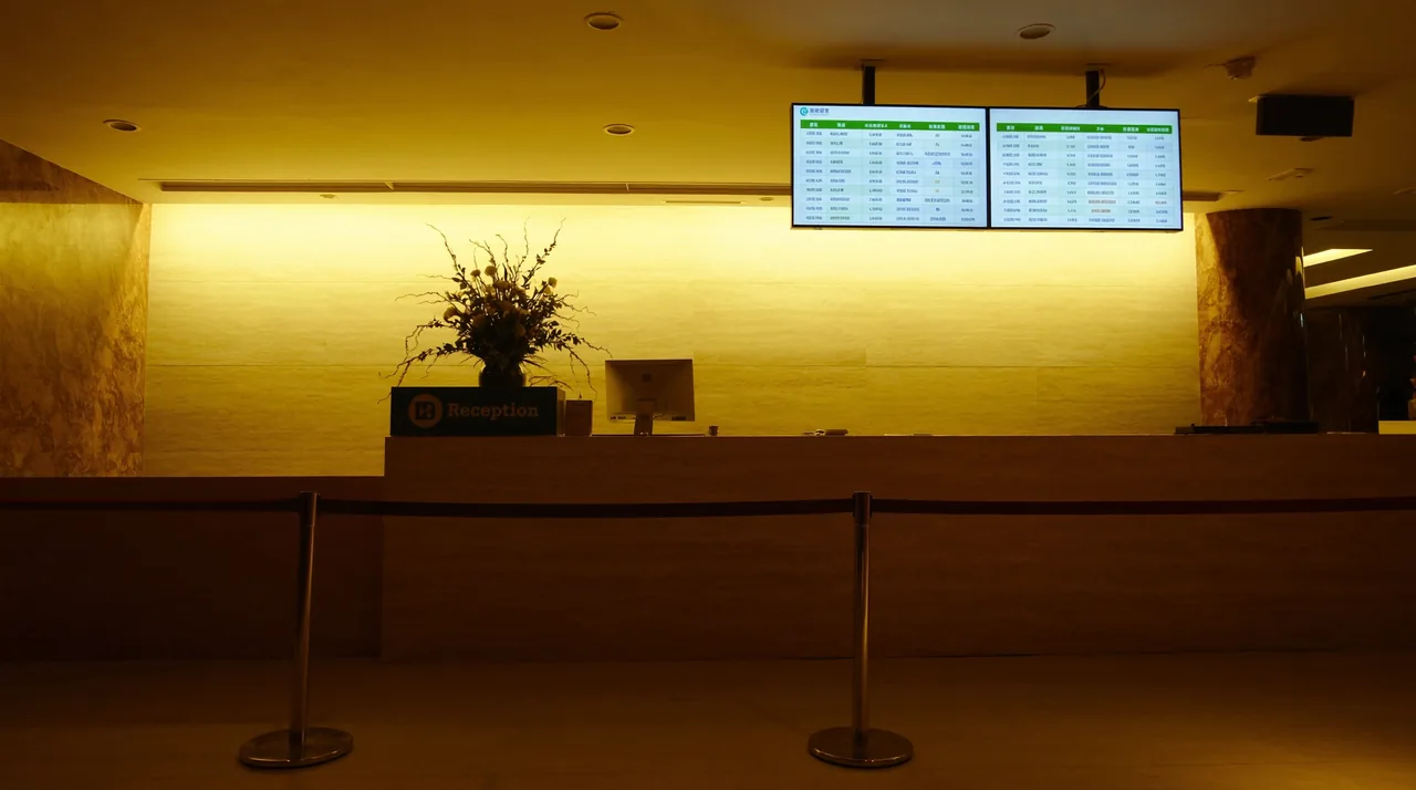 Digital signage para hotéis e pousadas: recepção, elevador e quarto